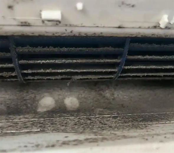 沁源空调吹的风有股烧焦味是怎么回事